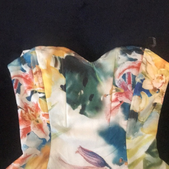 Wow couture dress - Picture 3 of 4